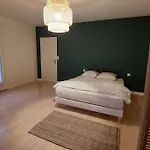 La Du A Saint Pere Villa *