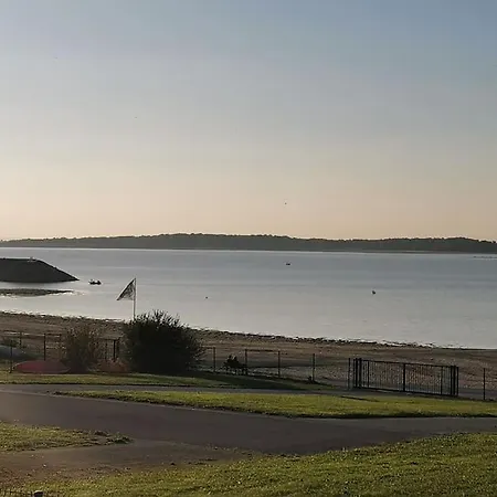 La Du A Saint Pere Мениль-Сен-Пер